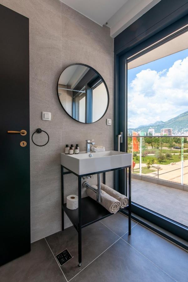 Soho Suites Bar Bagian luar foto
