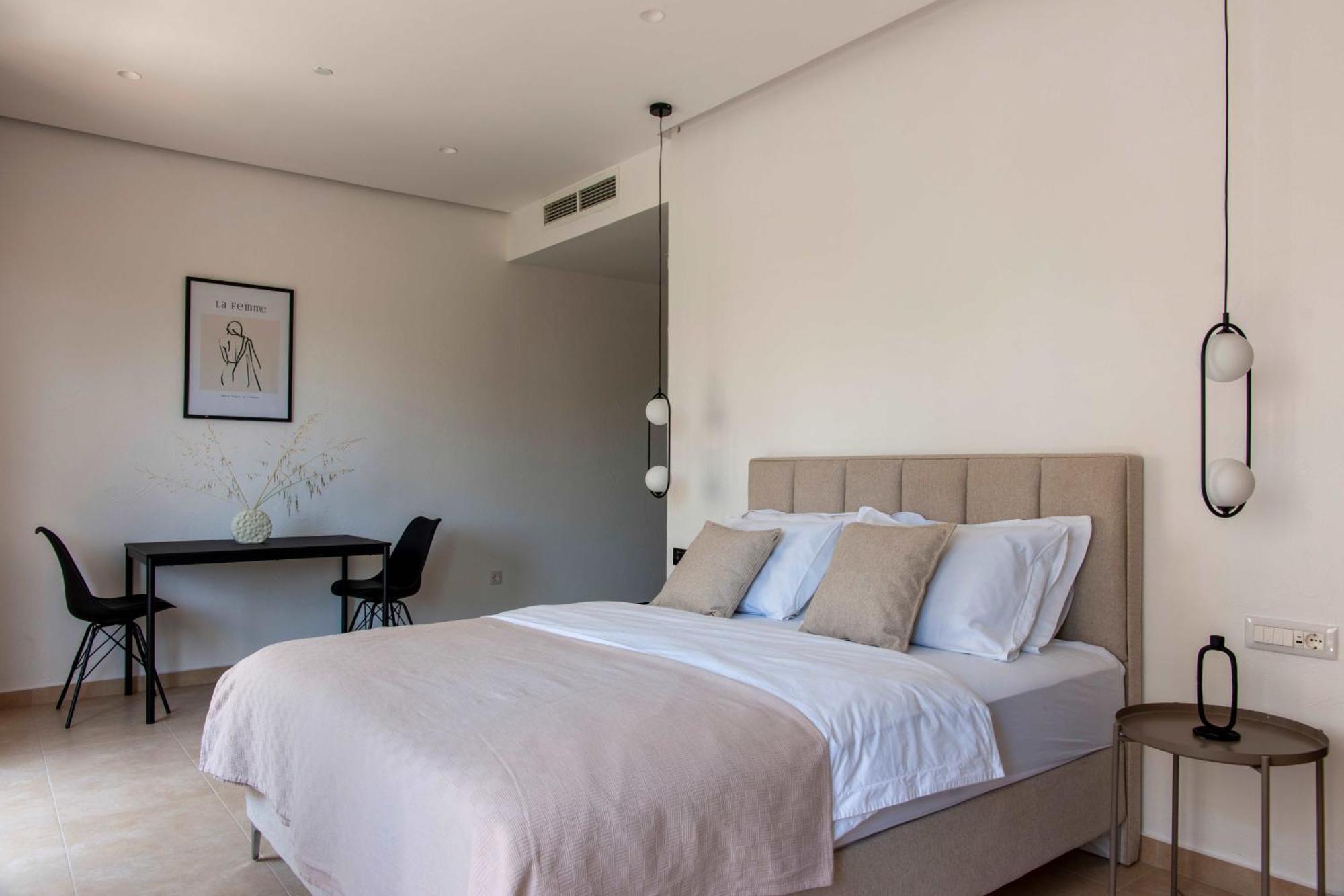 Soho Suites Bar Bagian luar foto